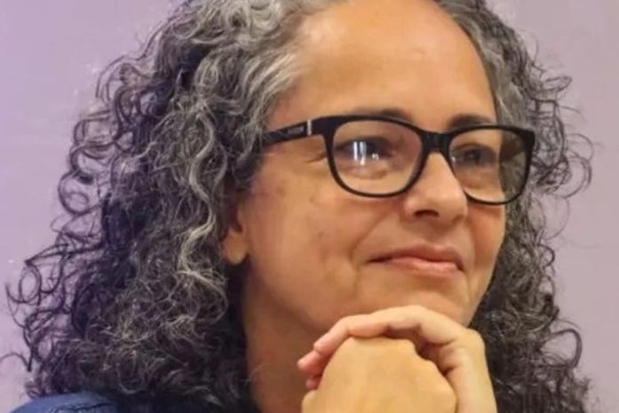 Mônica Carvalho teve a coragem de gênero de se colocar na vitrine política, mas, veio o poder patriarcal abriu a bocarra e a engoliu por inteiro. Pluft!