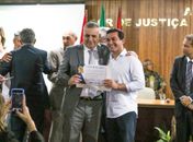 São José da Laje: Prefeito Rodrigo Valença recebe do MPE certificado de “Amigo do Meio Ambiente”