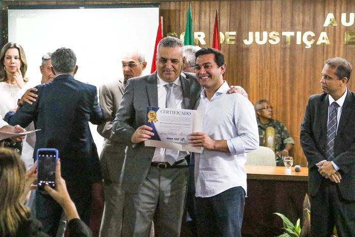 São José da Laje: Prefeito Rodrigo Valença recebe do MPE certificado de “Amigo do Meio Ambiente”