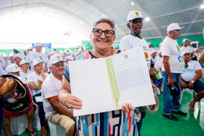 Prefeitura e Governo do Estado entregam 500 títulos rurais em Girau do Ponciano