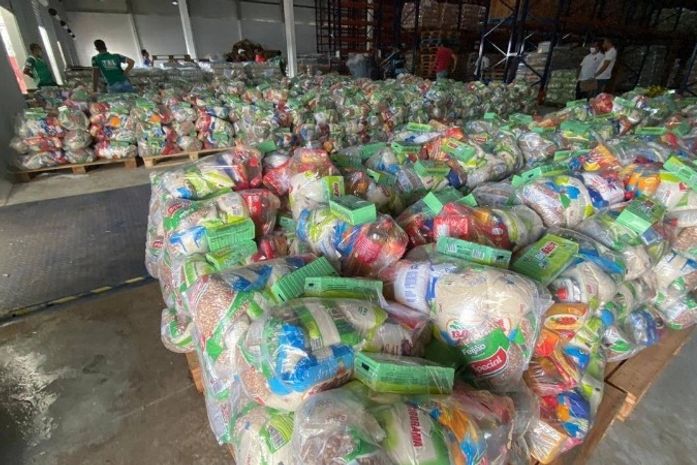 Prefeitura de Arapiraca inicia entrega de cestas básicas a famílias em vulnerabilidade