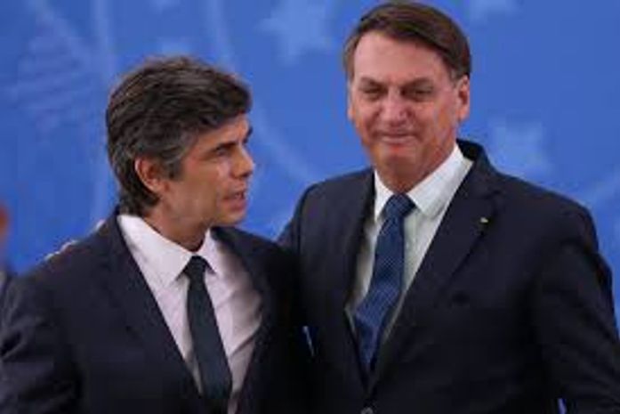 Conass e Conasem, apoiadores pela permanência de Mandetta são barrados na cerimônia de posse de Nelson Teich.