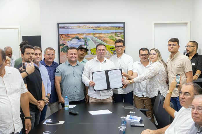 Prefeito Luciano destaca apoio do deputado Daniel Barbosa para a pavimentação de bairros em Arapiraca