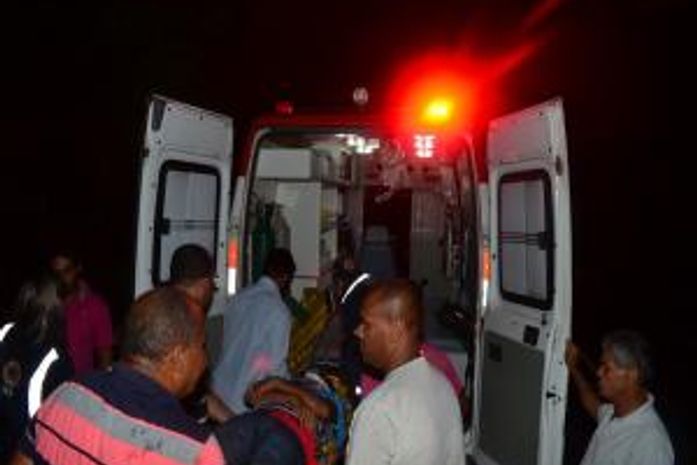 Moradores ajudaram no socorro dos feridos