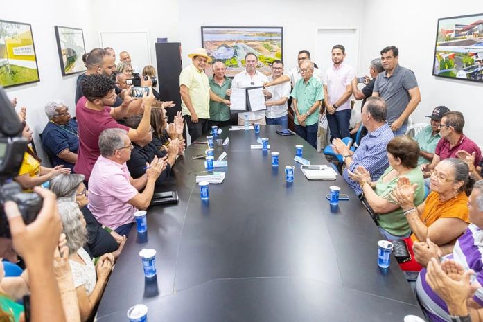 Prefeito Luciano autoriza pavimentação de ruas no bairro Jardim Tropical