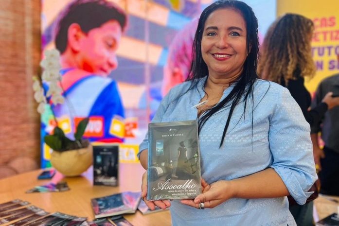 Professora da rede municipal descobre caminho para vencer a depressão com a escrita