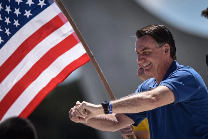 Traidores: Brasil abaixo de tudo