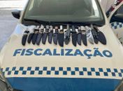 Agentes de fiscalização apreendem 15 facas comercializadas por ambulante na Orla de Maceió
