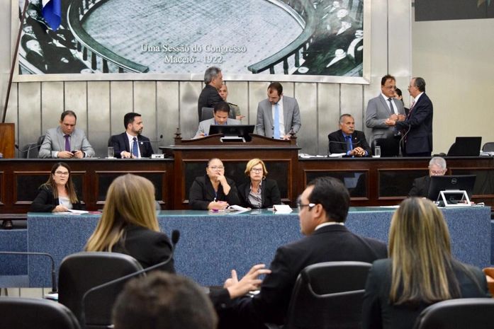 ALE derruba veto e autoriza que advogados autentiquem documentos