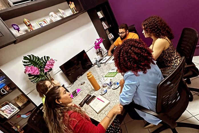 PL que cria o dia municipal de Almerinda Farias Gama foi pauta em reunião, no gabinete da vereadora, Olívia Tenório