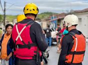 Bombeiros atendem 111 ocorrências devido às chuvas em Maceió e Rio Largo