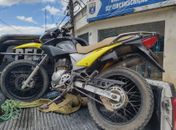 Dois suspeitos de latrocínio em PE são presos alterando moto utilizada no crime, na Zona da Mata de AL