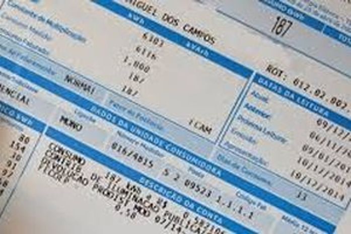 Valores cobrados por energia no ano passado serão devolvidos na conta de luz, diz Aneel
