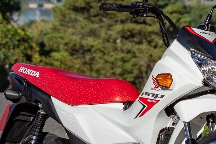 Criança de 10 anos é flagrada dirigindo moto, no interior