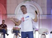 Mais bonito do que eu não dá”, diz Renan Filho ao lembrar provocação de JHC
