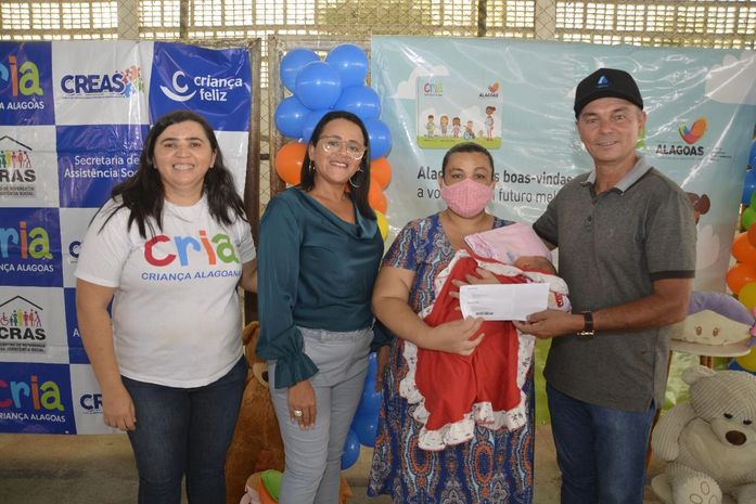Assistência Social de Anadia beneficia mais 85 gestantes e crianças com cartão do Programa CRIA