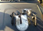 Quatro armas foram apreendidas durante a operação