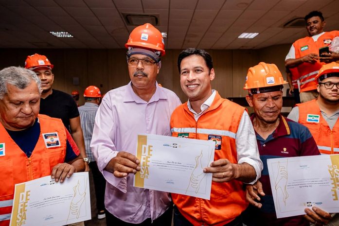 Vice-prefeito entrega certificados aos novos Nudecs da Defesa Civil de Maceió