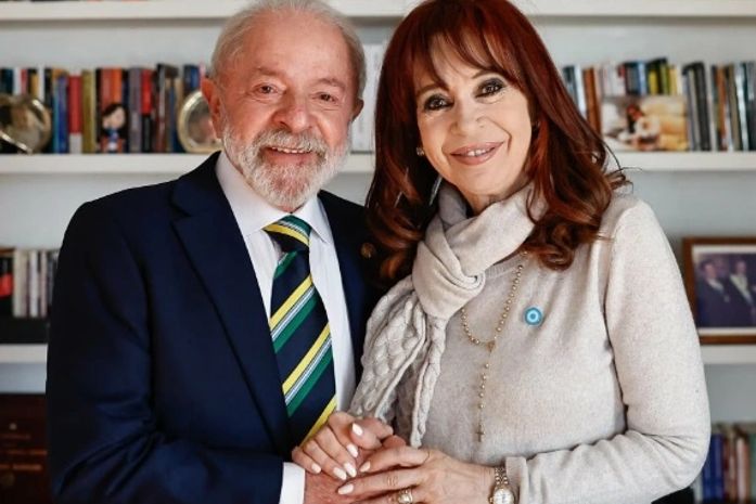 Lula exalta “ideal de justiça social” de aliada condenada por corrupção