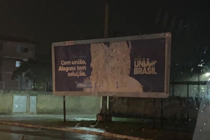 PSD consegue decisão que obriga Rodrigo Cunha a retirar outdoors