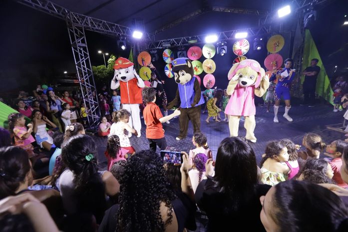 Dia das Crianças é celebrado com muita alegria na Praça da Independência
