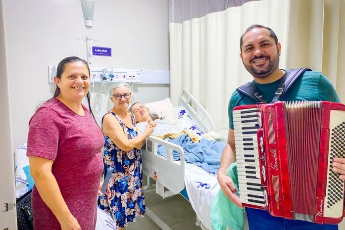Música, alegria e cuidado: iniciativa leva leveza a pacientes do Hospital da Cidade, em Maceió