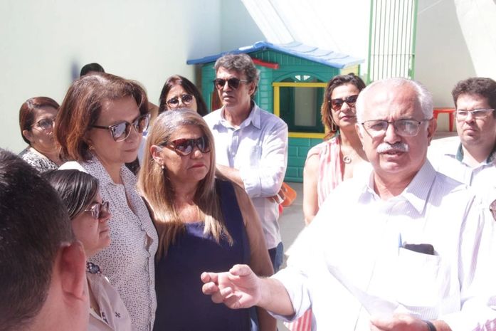Vereadores prestigiam revitalização de creche no Manoel Teles