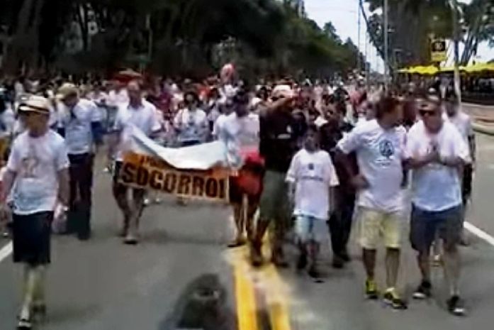 Moradores do Pinheiro realizam ato na orla