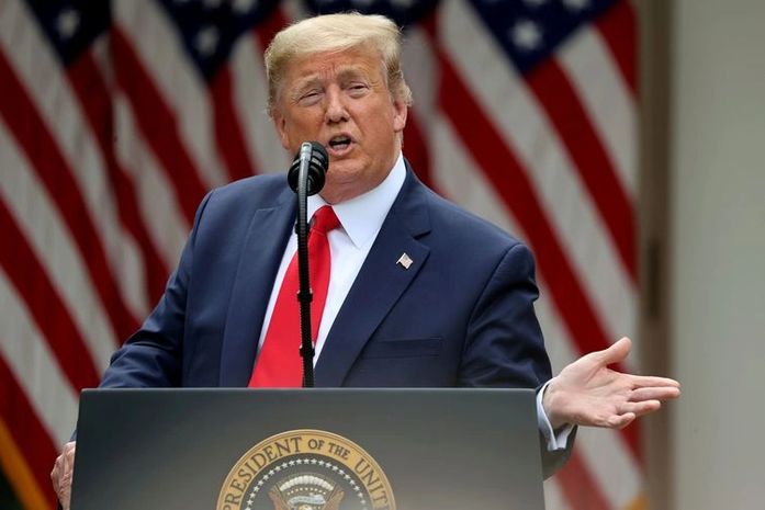 No Jardim das Rosas da Casa Branca, Trump anuncia rompimento dos Estados Unidos com a OMS.