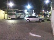 Criminosos rendem motorista e assaltam ônibus interestadual 