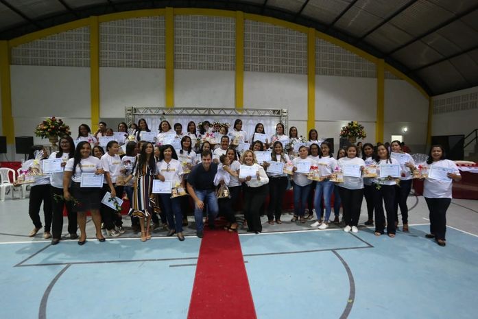 Mulheres Mil: Prefeitura e IFAL formam 75 mulheres nos cursos de Camareira, Auxiliar de Cozinha e Marisqueira
