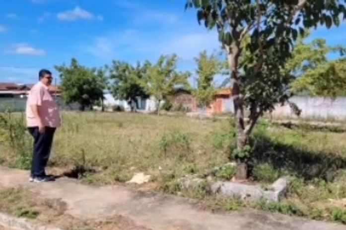Vereador Geraldo Ribeiro reivindica revitalização de Praça no Conjunto João Bezerra em Palmeira de Fora