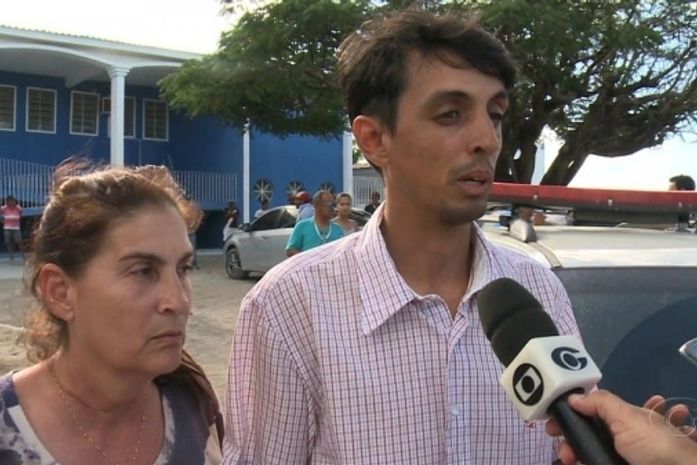 Pretinho Boiadeiro ao lado da mãe