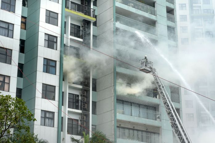 Explosões e incêndios: como o seguro residencial te deixa tranquilo em casos de incidentes; confira dicas