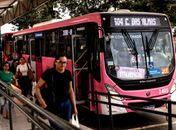 Ônibus exclusivo para mulheres já soma mais de 8 mil embarques na primeira semana em Maceió