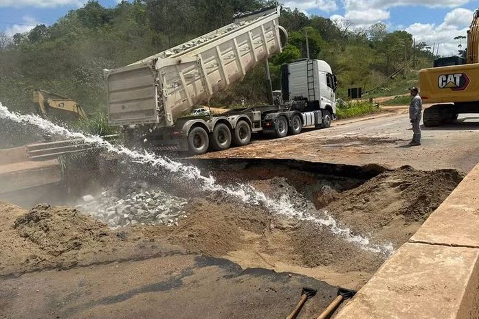 Transito é liberado na BR-101, em Teotônio Vilela após trabalhos realizados pelo DNIT e DER