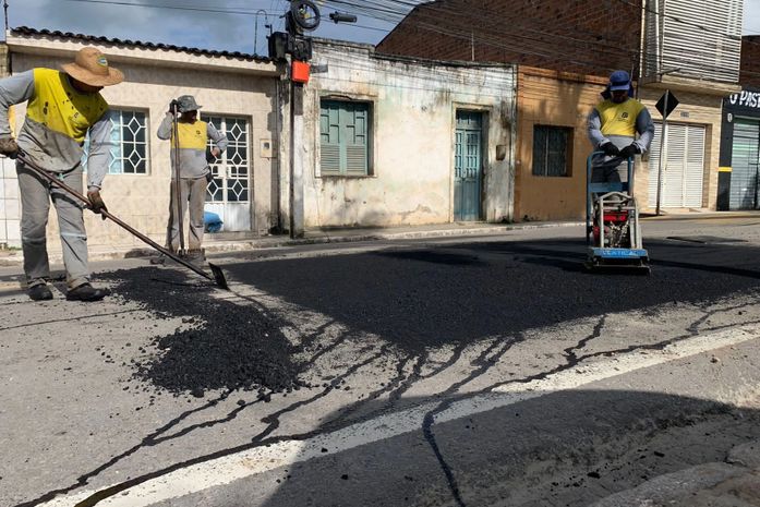 Ruas e vias de São Miguel dos Campos estão sendo recuperadas
