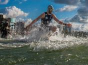Triatleta muda treinos e faz campanha para disputar o IronMan em Florianópolis