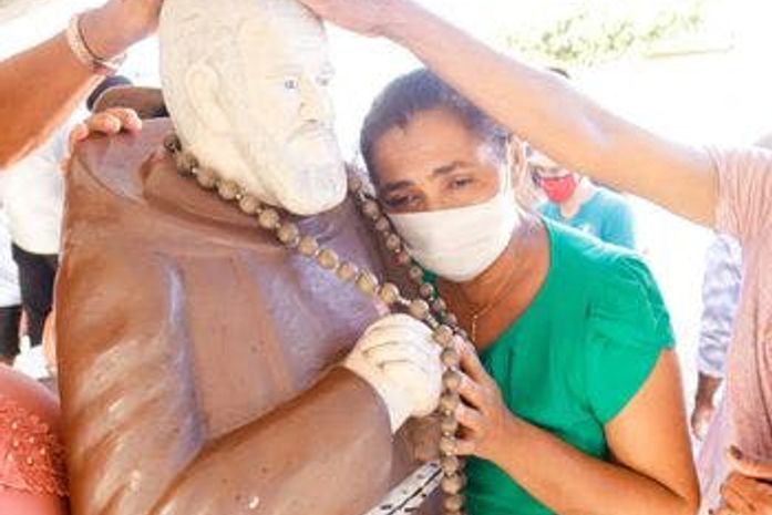 Devoção reúne milhares de fiéis de todo o estado em romaria para Canafístula de Frei Damião