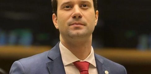 Deputado Daniel vota pela ampliação da licença-paternidade para 20 dias