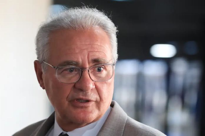 Calheiros defende acesso do Senado à investigação do Banco Master e quer ouvir Vorcaro