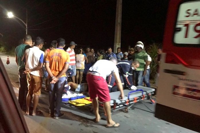 Colisão entre van e motocicleta deixa dois feridos em Marechal Deodoro