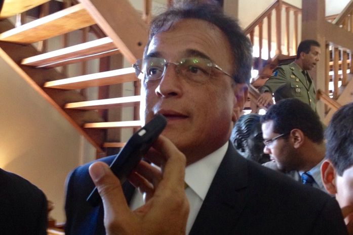 Galba disse que sua candidatura traz propostas diferente de Dantas