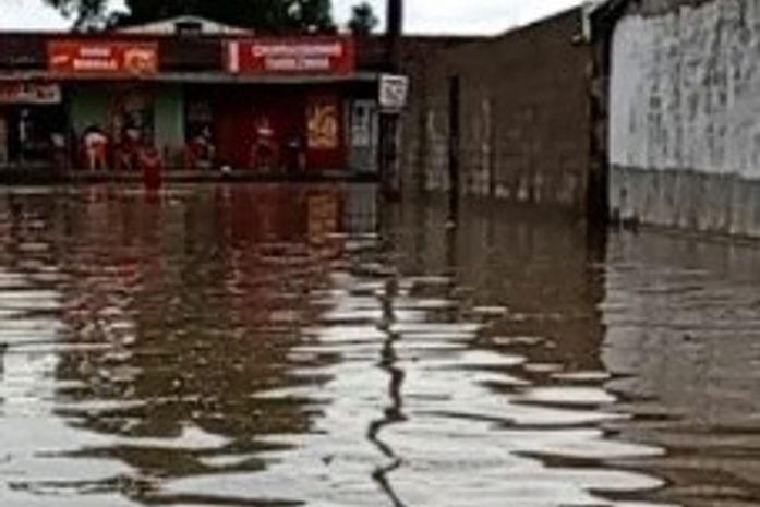 Chuvas em Alagoas: número de desabrigados cai, mas alerta vermelho permanece