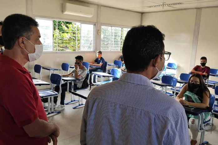 Alunos da rede municipal dos 5º e 9º anos voltam às escolas em Branquinha