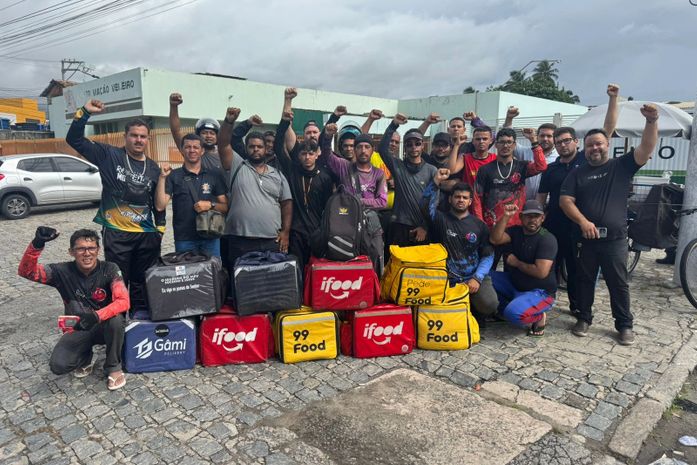 Motoristas de app protestam em Maceió e exigem tarifa mínima de R$ 10 por corrida