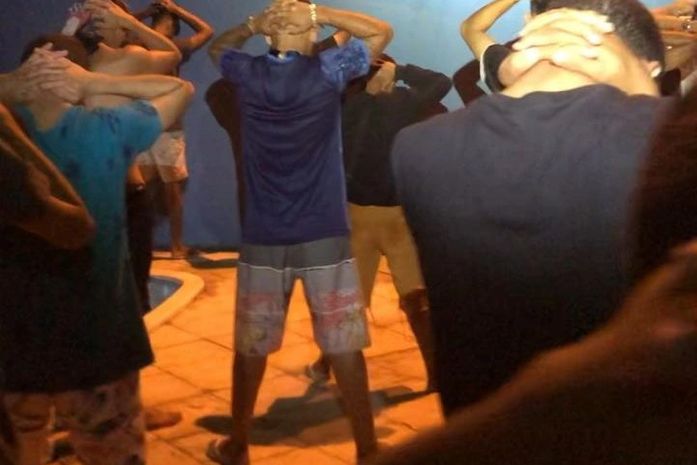 Festa com aglomeração em chácara é encerrada pela polícia em Arapiraca
