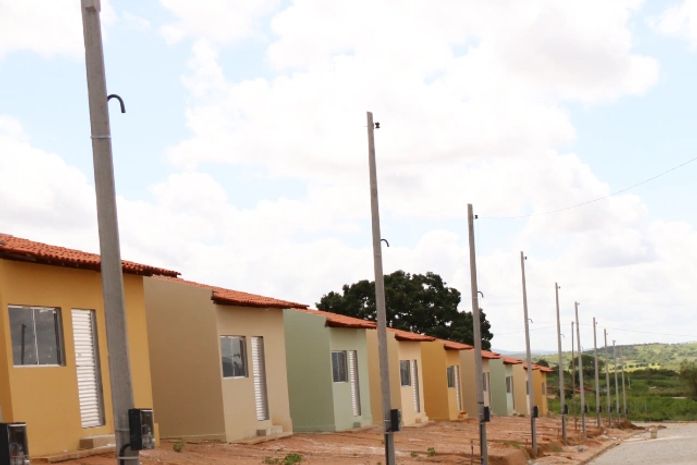 Seinfra fiscaliza construção de conjunto habitacional em Igaci