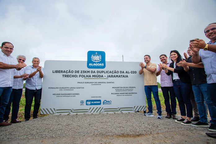 Governador entrega em Jaramataia trecho 1 da duplicação da rodovia AL-220