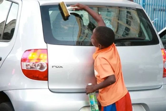 São 86% negr@s, adolescentes explorad@s em serviços análogos à escravidão, ou seja trabalho infantil tem cor. Qual a cor do trabalho infantil em Alagoas?